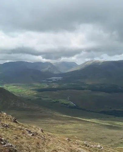 Eagle's Nest Connemara And Apartamento Westport